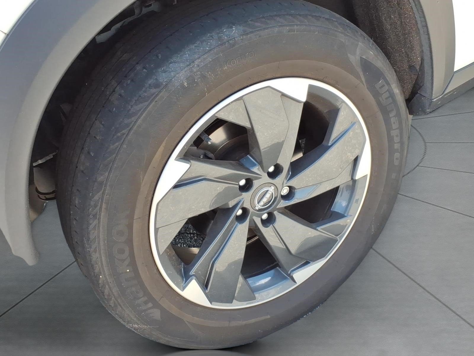 Used 2024 Nissan Rogue SV AWD/4WD image 5