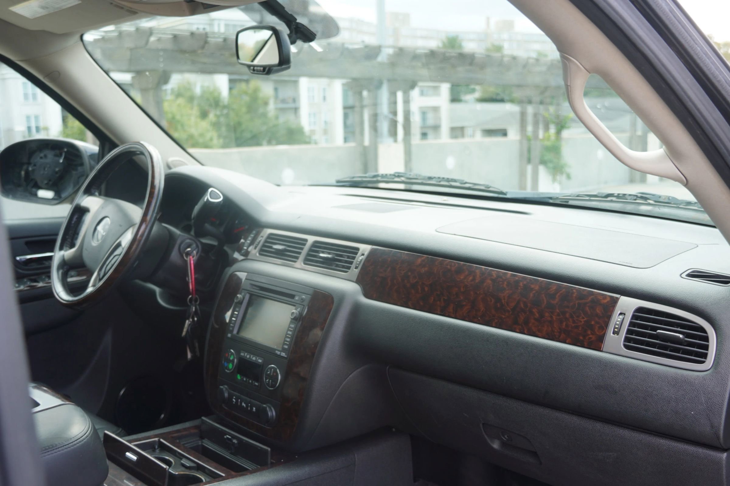 Used 2011 GMC Yukon Denali image 24