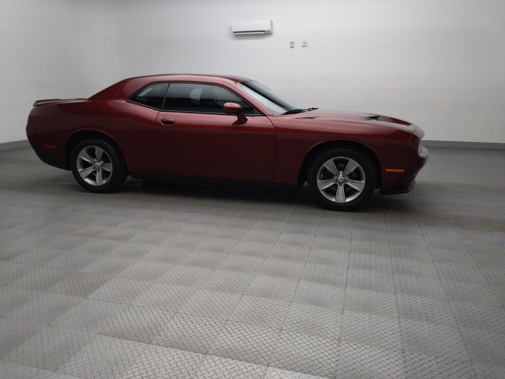 Used 2019 Dodge Challenger SXT image 11