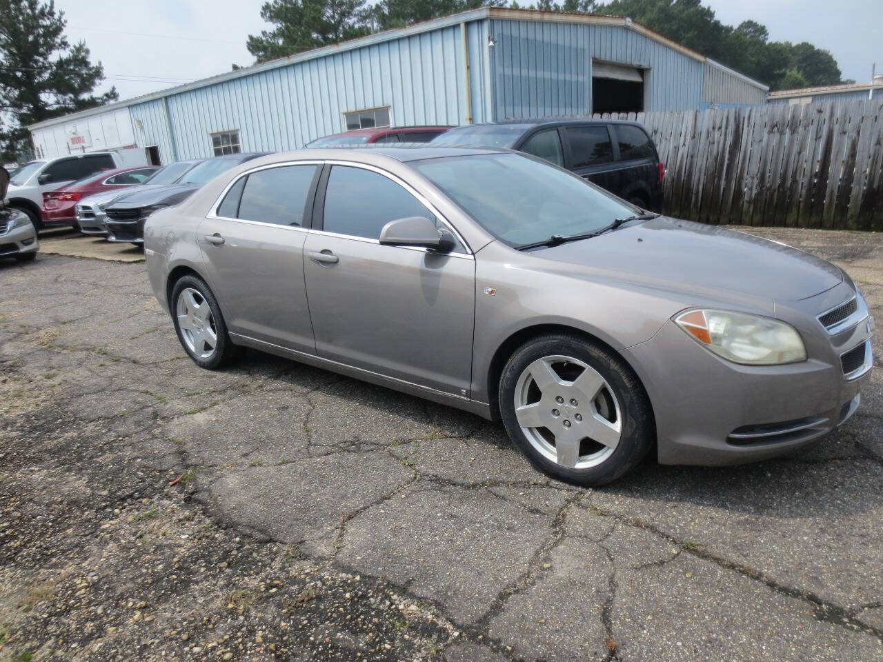 Used 2008 Chevrolet Malibu LT w/ HFV6 Engine Package FWD image 2