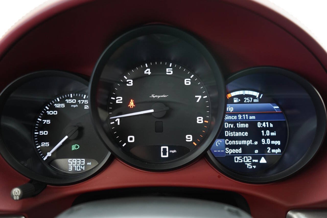 Used 2020 Porsche 718 Boxster Spyder RWD image 81
