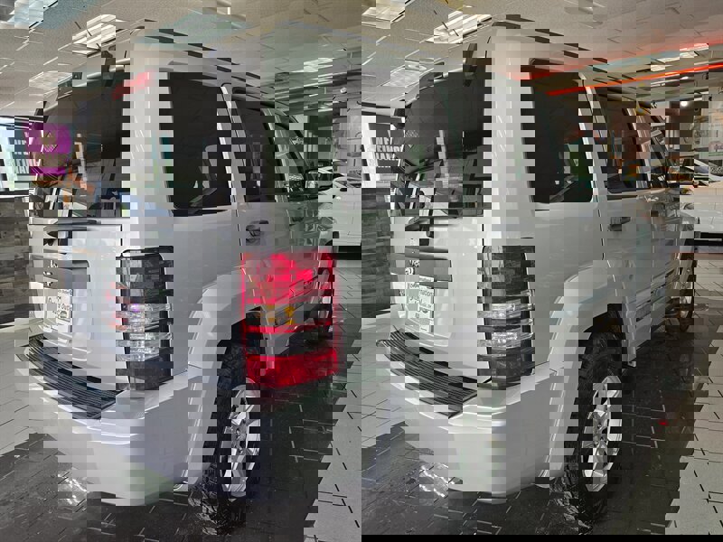 Used 2009 Jeep Liberty Sport w/ Popular Equipment Group image 6