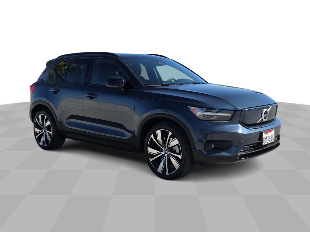 Used 2022 Volvo XC40 P8 Recharge Plus image 2