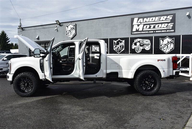 Used 2024 Ford F350 Platinum image 34