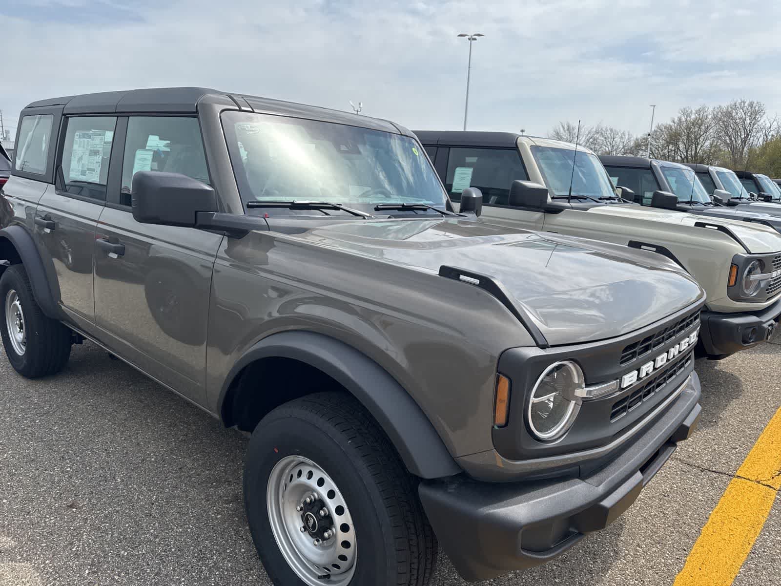New 2026 Ford Bronco 4-Door AWD/4WD image 5