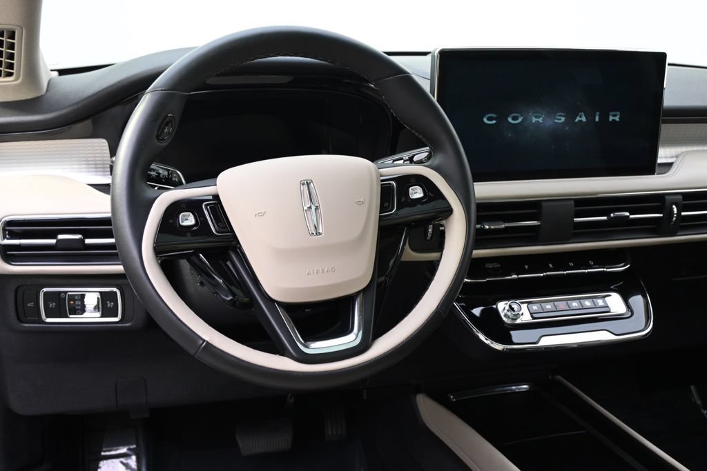 Used 2026 Lincoln Corsair Premiere AWD/4WD image 12