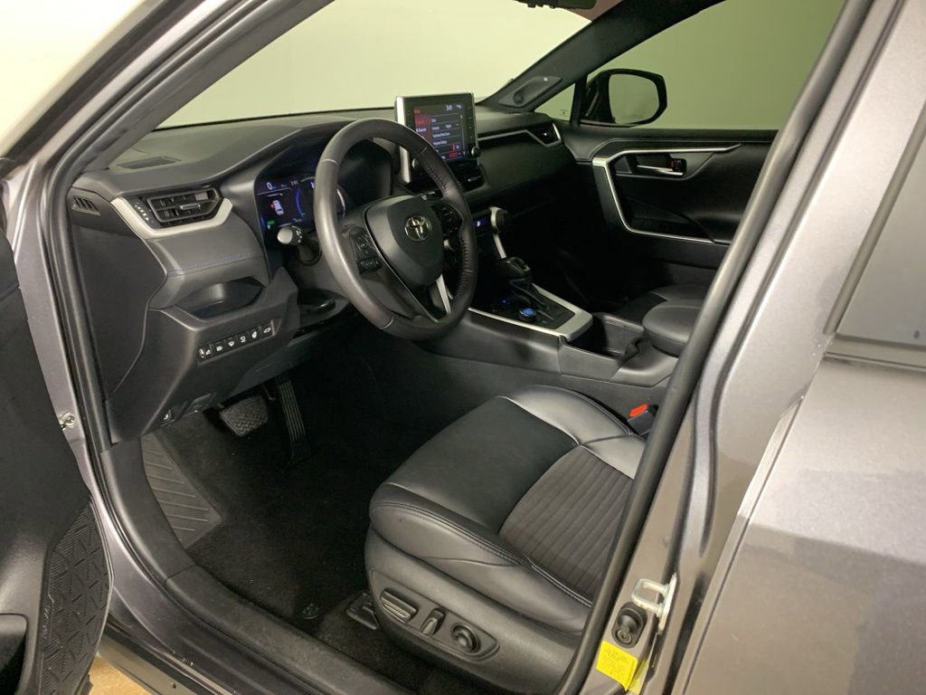 Used 2022 Toyota RAV4 XSE AWD/4WD image 33