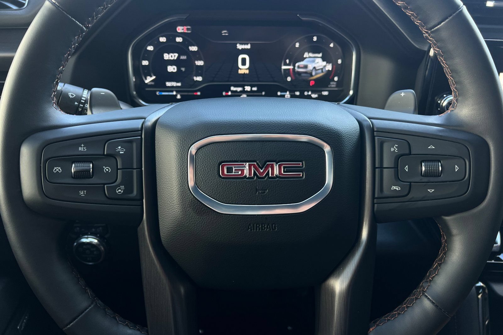 Used 2025 GMC Sierra 1500 AT4 w/ Technology Package AWD/4WD image 32