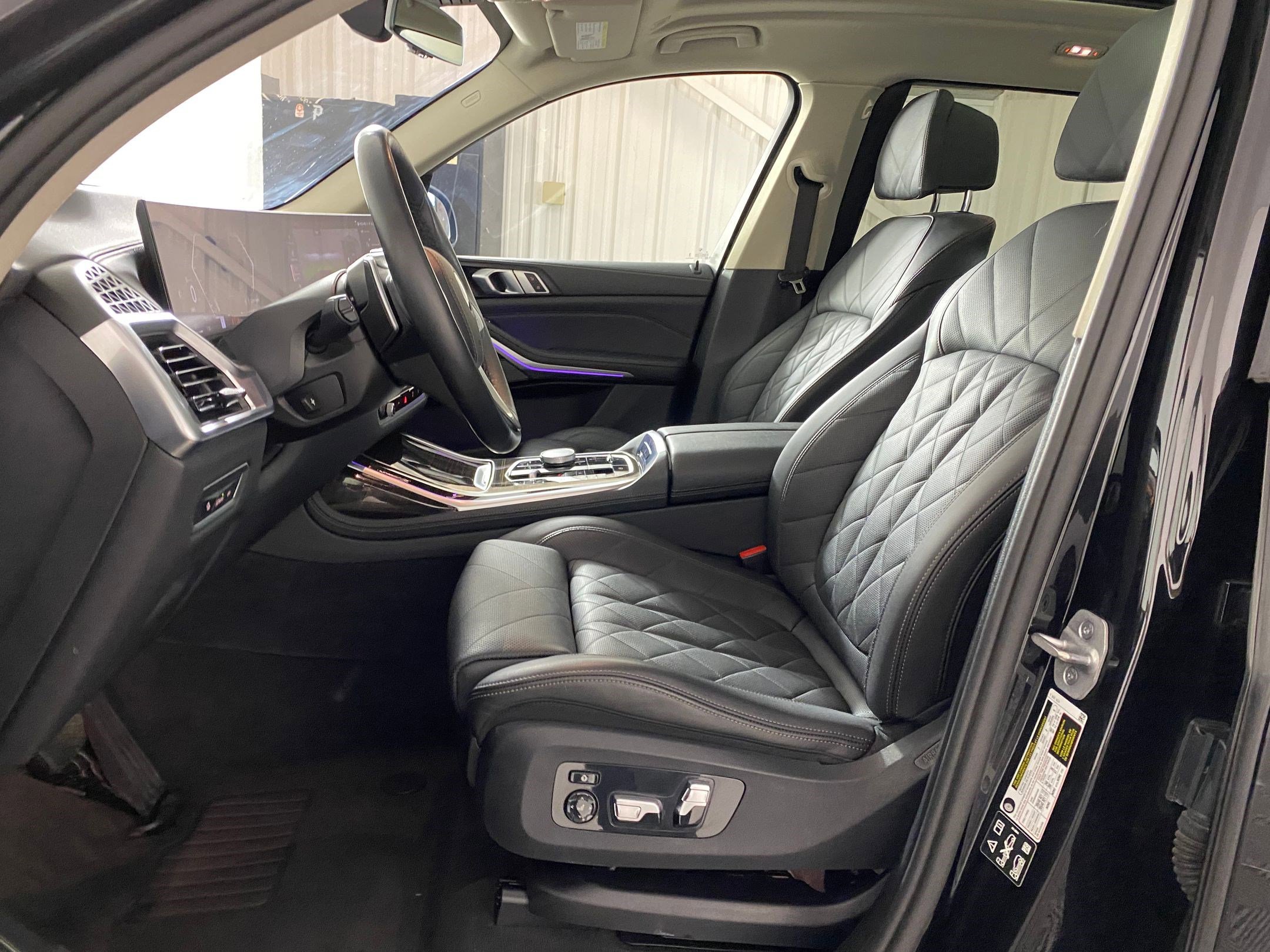 Certified 2025 BMW X7 xDrive40i image 5