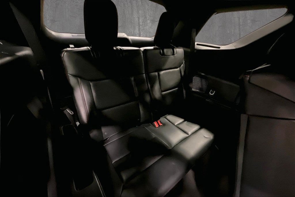 Used 2025 Ford Explorer ST-Line w/ ST-Line Street Pack AWD/4WD image 27