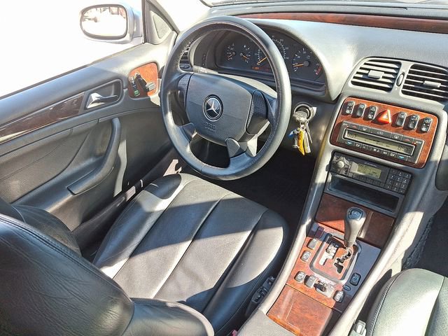 Used 1999 Mercedes-Benz CLK 320 Cabriolet image 14
