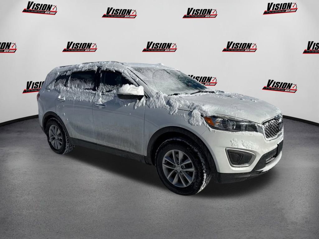 Used 2018 Kia Sorento LX image 3