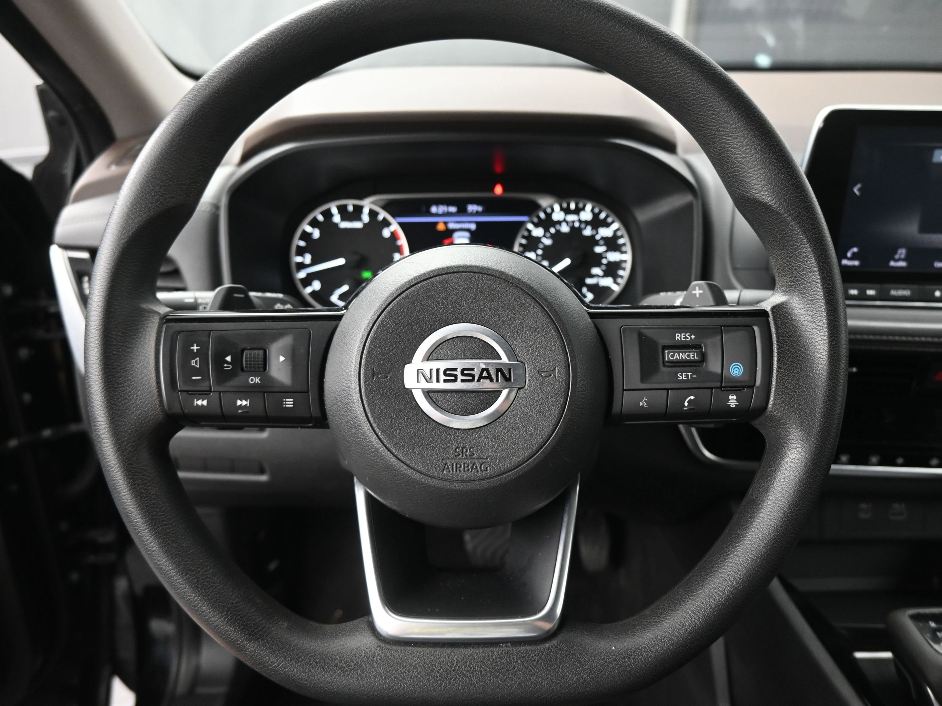 Used 2021 Nissan Rogue SV image 11