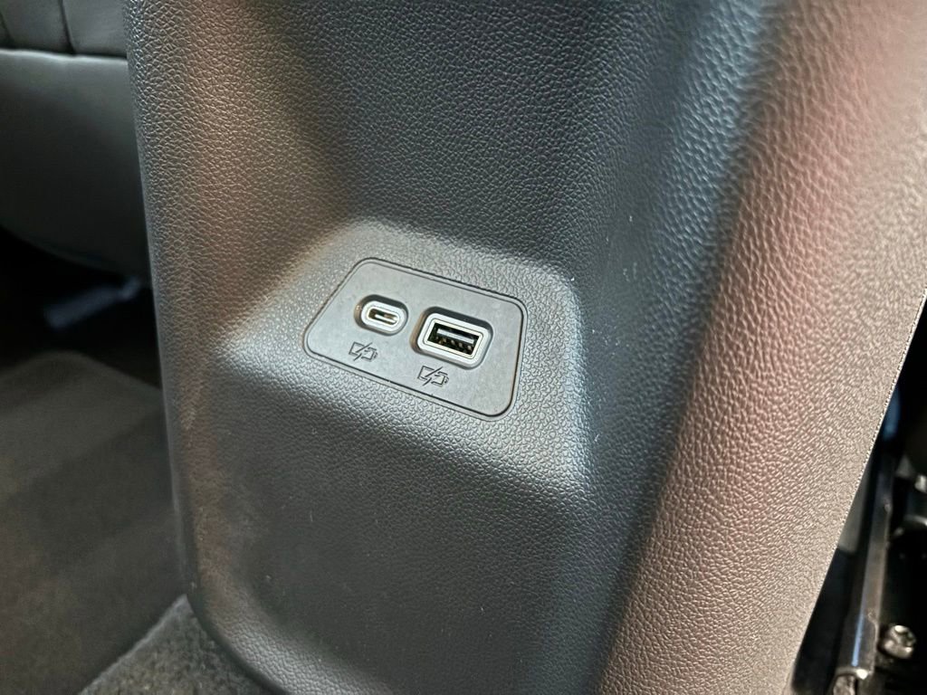 Used 2023 Buick Envision Essence image 16