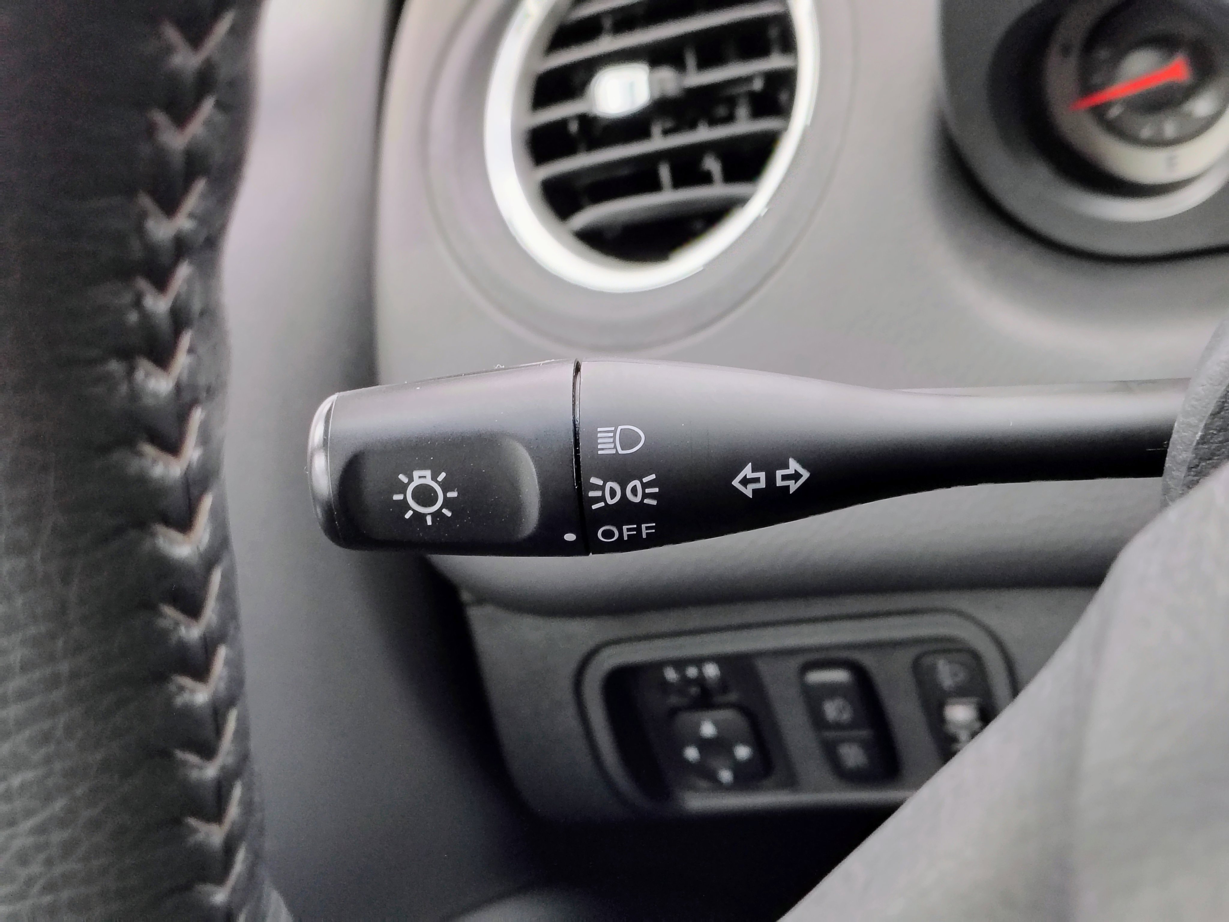 Used 2011 Mitsubishi Eclipse GS Sport image 32