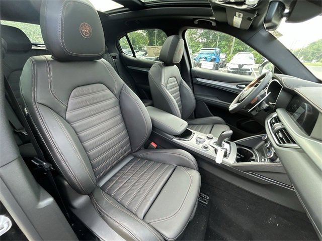 New 2025 Alfa Romeo Stelvio Sprint image 15