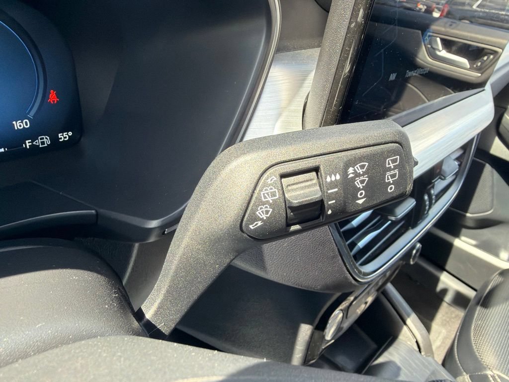 Used 2025 Ford Escape Platinum AWD/4WD image 18