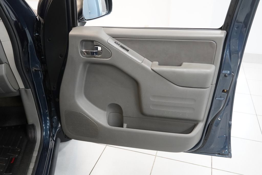 Used 2016 Nissan Frontier SL image 27