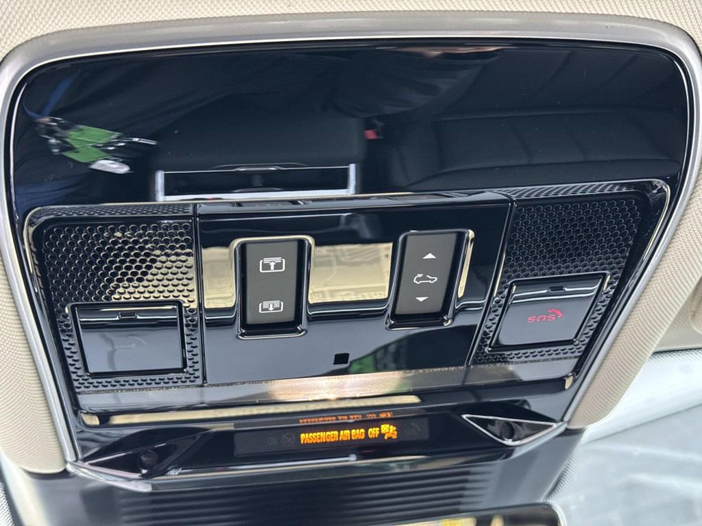 New 2026 Land Rover Range Rover Long Wheelbase SE image 23