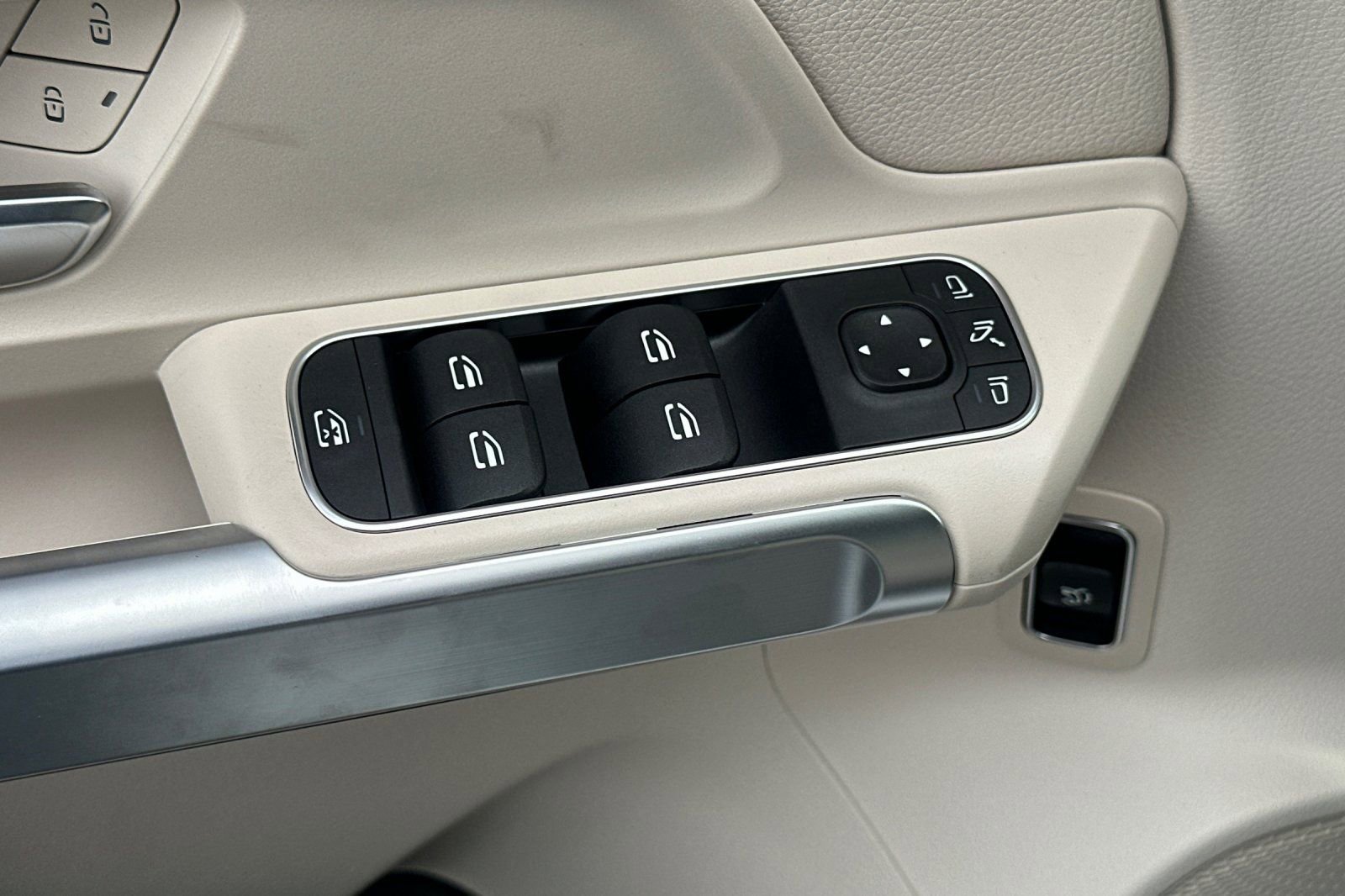 New 2026 Mercedes-Benz GLB 250 4MATIC image 22