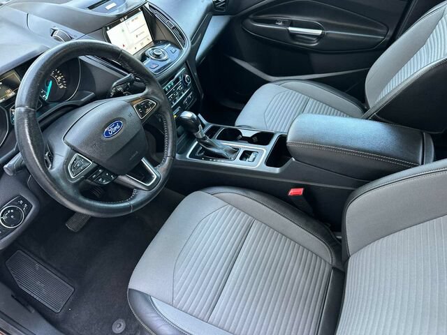 Used 2017 Ford Escape Titanium FWD image 10