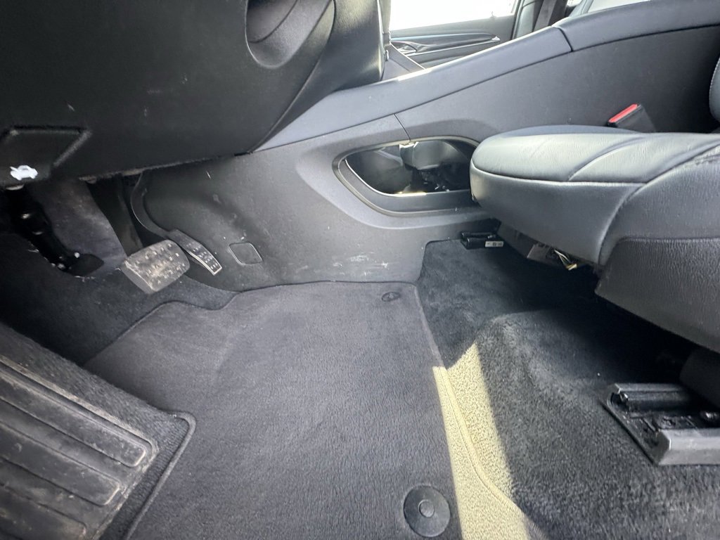 Used 2024 Buick Enclave Premium image 16