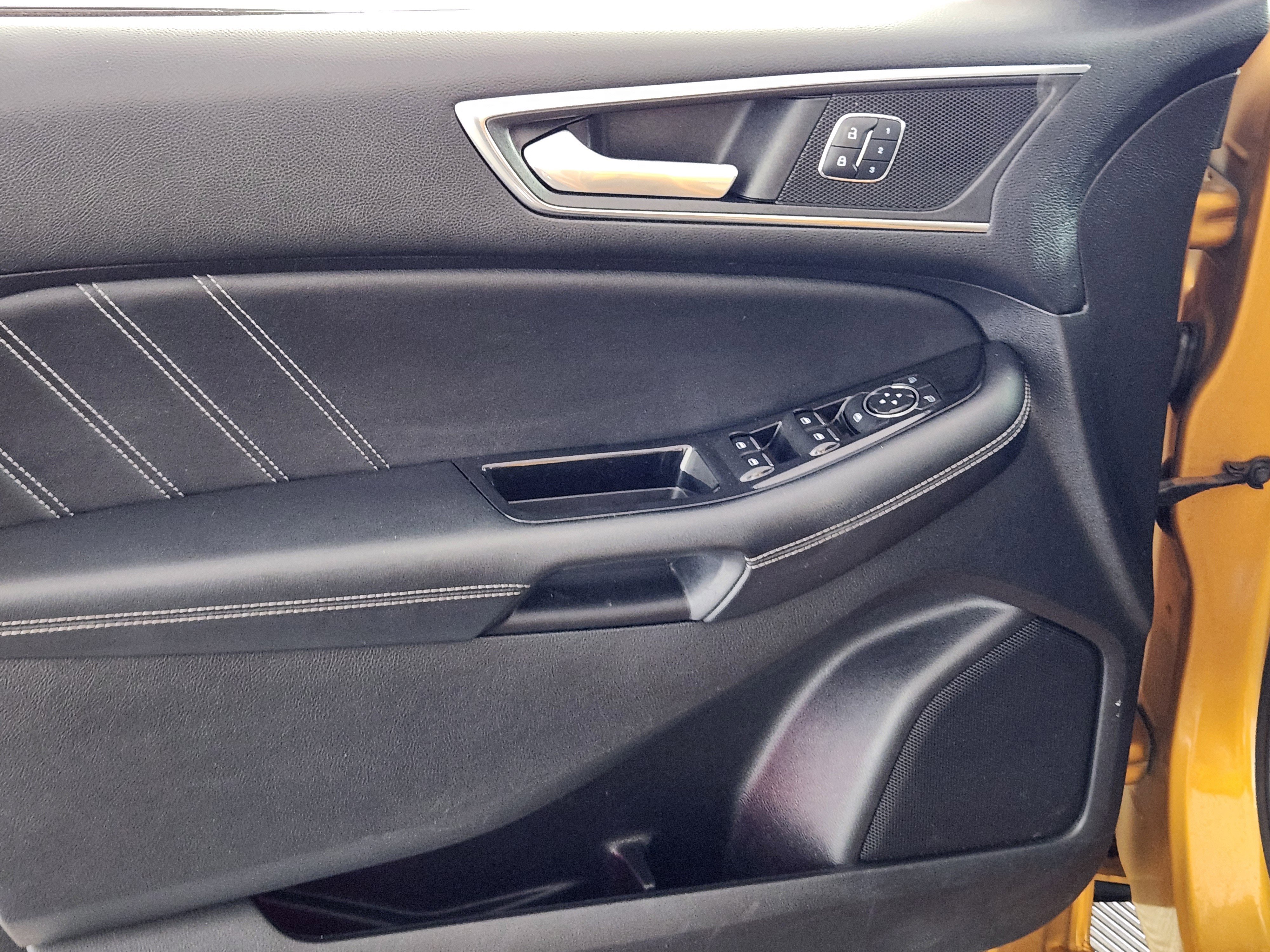 Used 2015 Ford Edge Sport image 16