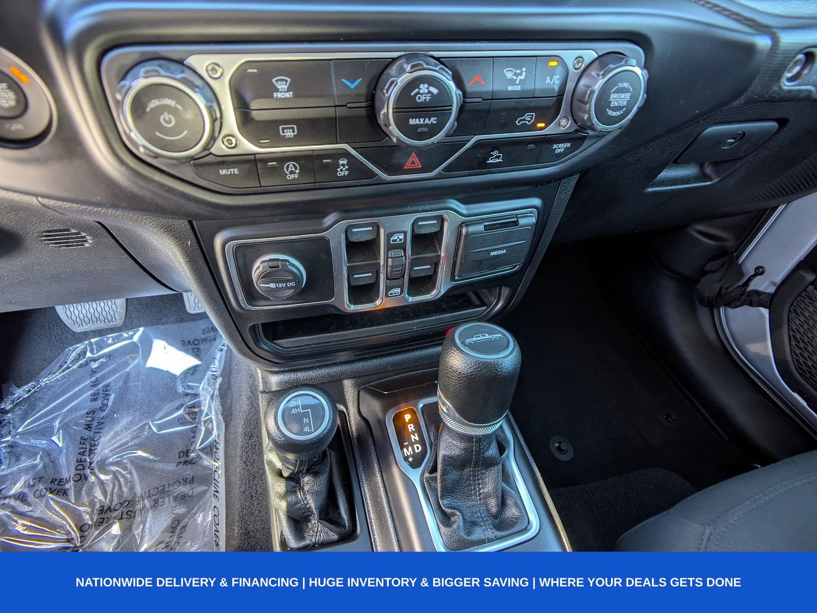 Used 2023 Jeep Gladiator Sport image 23