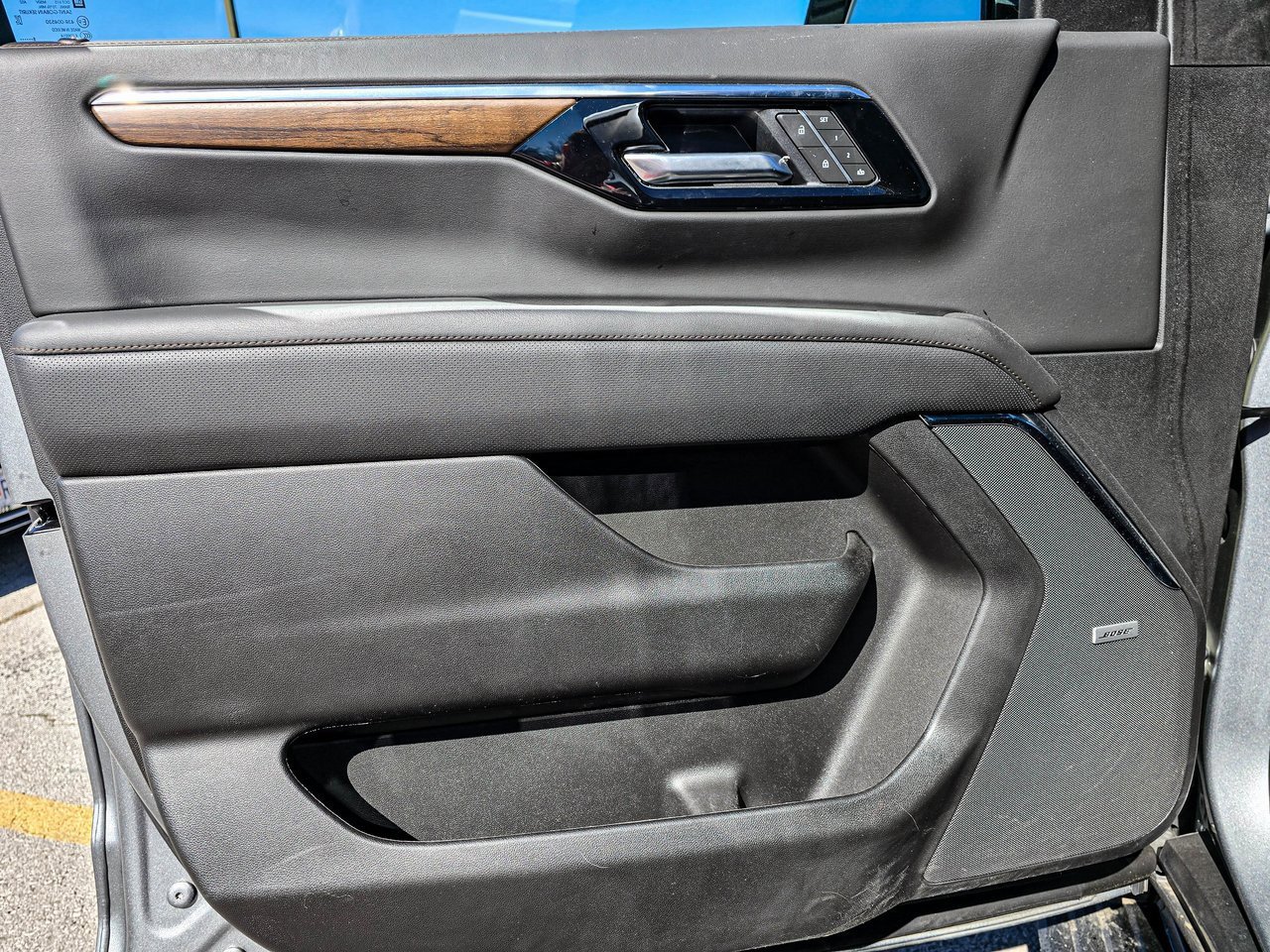 Used 2025 Chevrolet Tahoe High Country image 8