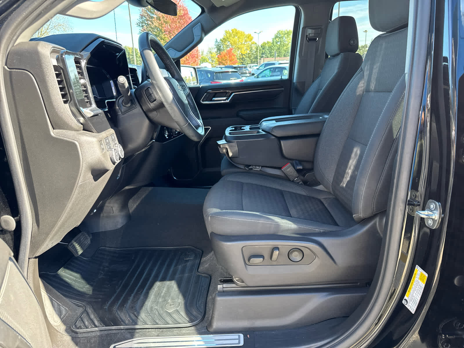 Used 2023 Chevrolet Silverado 1500 LT image 16