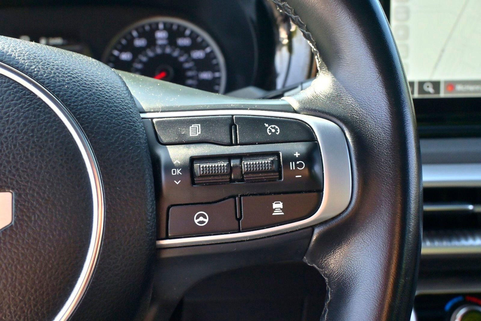 Used 2024 Kia K5 GT-Line image 32