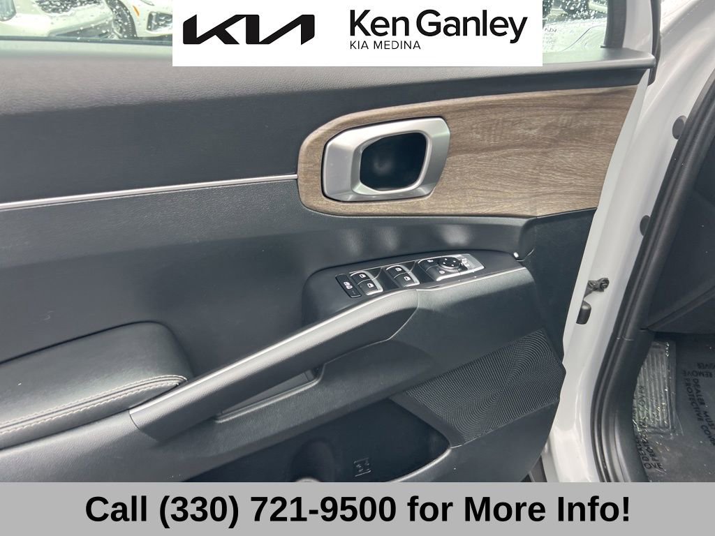 Certified 2022 Kia Sorento EX w/ Panoramic Sunroof Package image 27