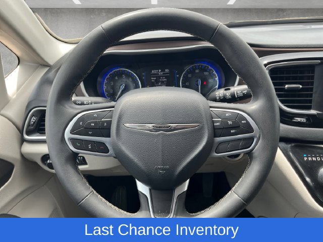 Used 2023 Chrysler Voyager LX FWD image 21