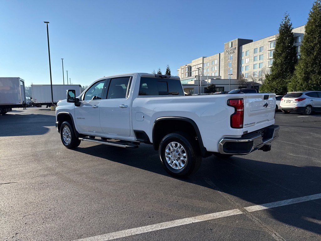 Used 2024 Chevrolet Silverado 3500 LTZ w/ LTZ Convenience Package image 5