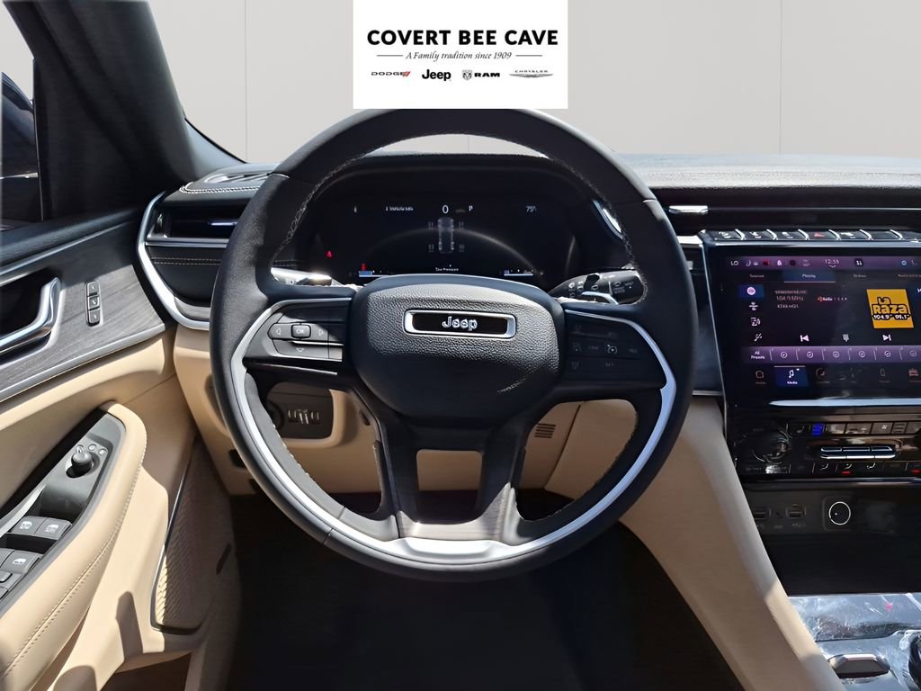 Used 2024 Jeep Grand Cherokee Limited w/ Luxury Tech Group II image 25