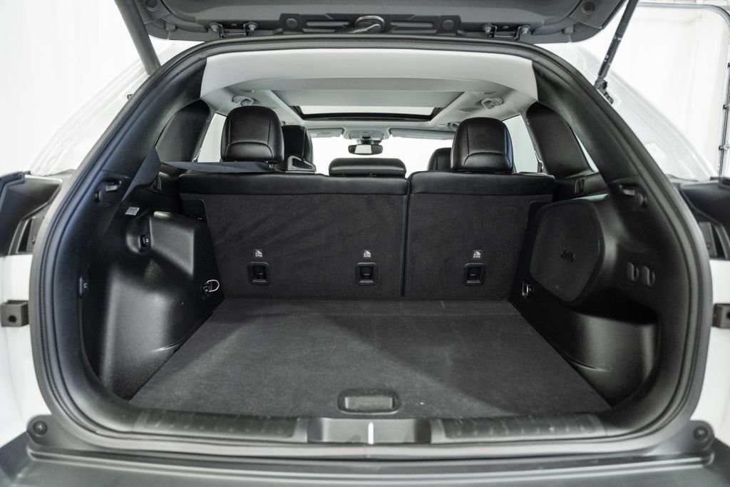 Certified 2022 Jeep Cherokee Latitude Lux w/ Sun & Sound Group AWD/4WD image 9
