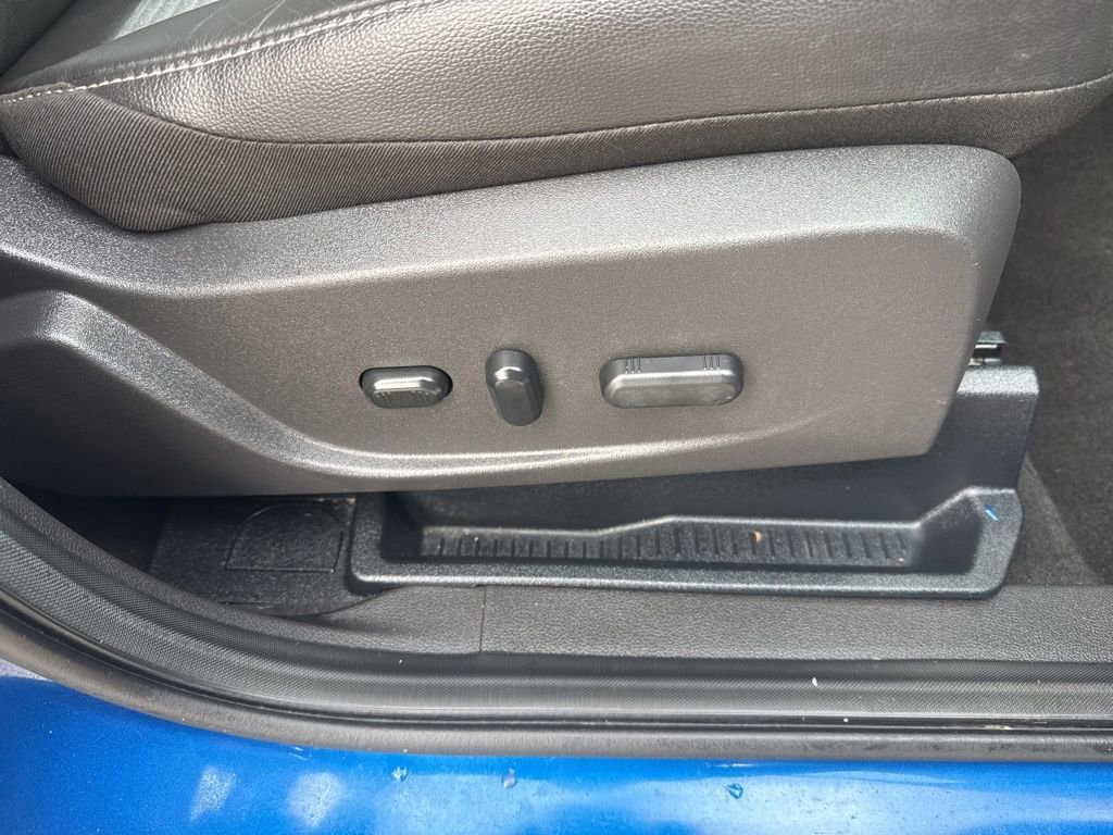 Used 2017 Ford Escape Titanium image 37