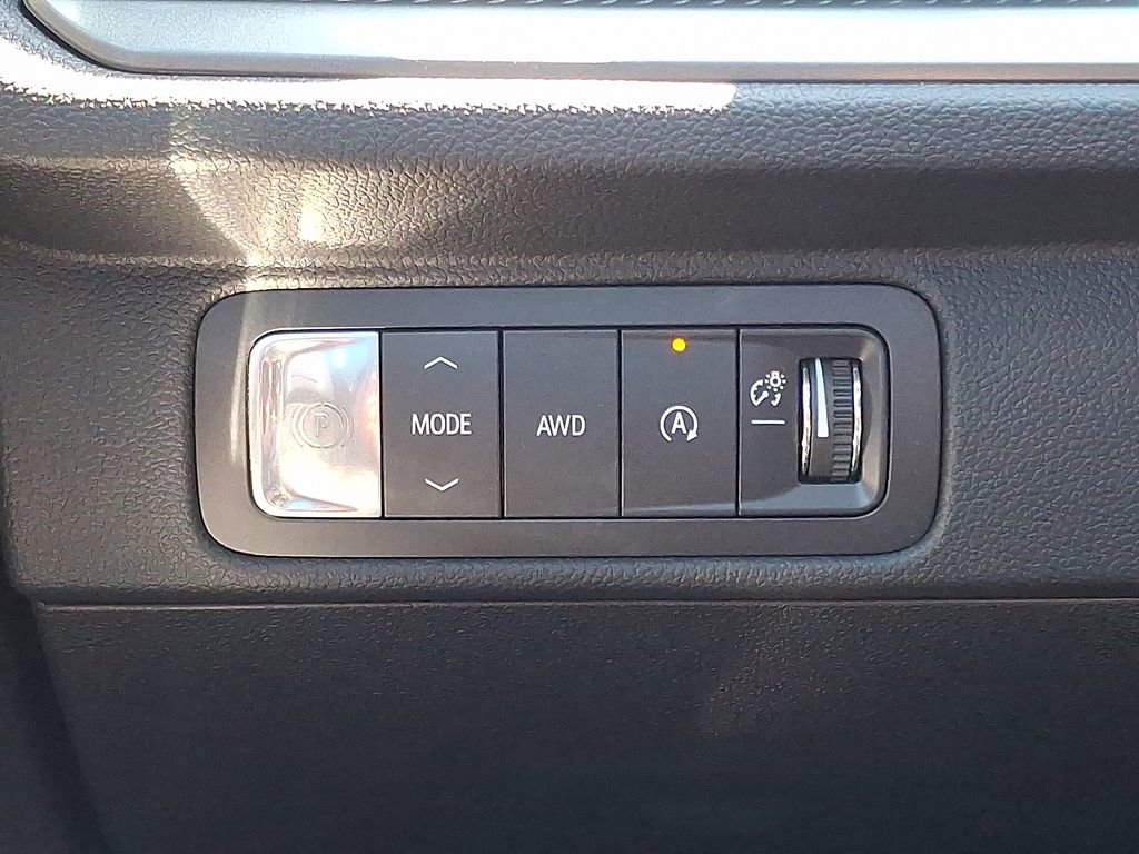 New 2025 Chevrolet Traverse LT w/ Sun and Wheel Package image 17