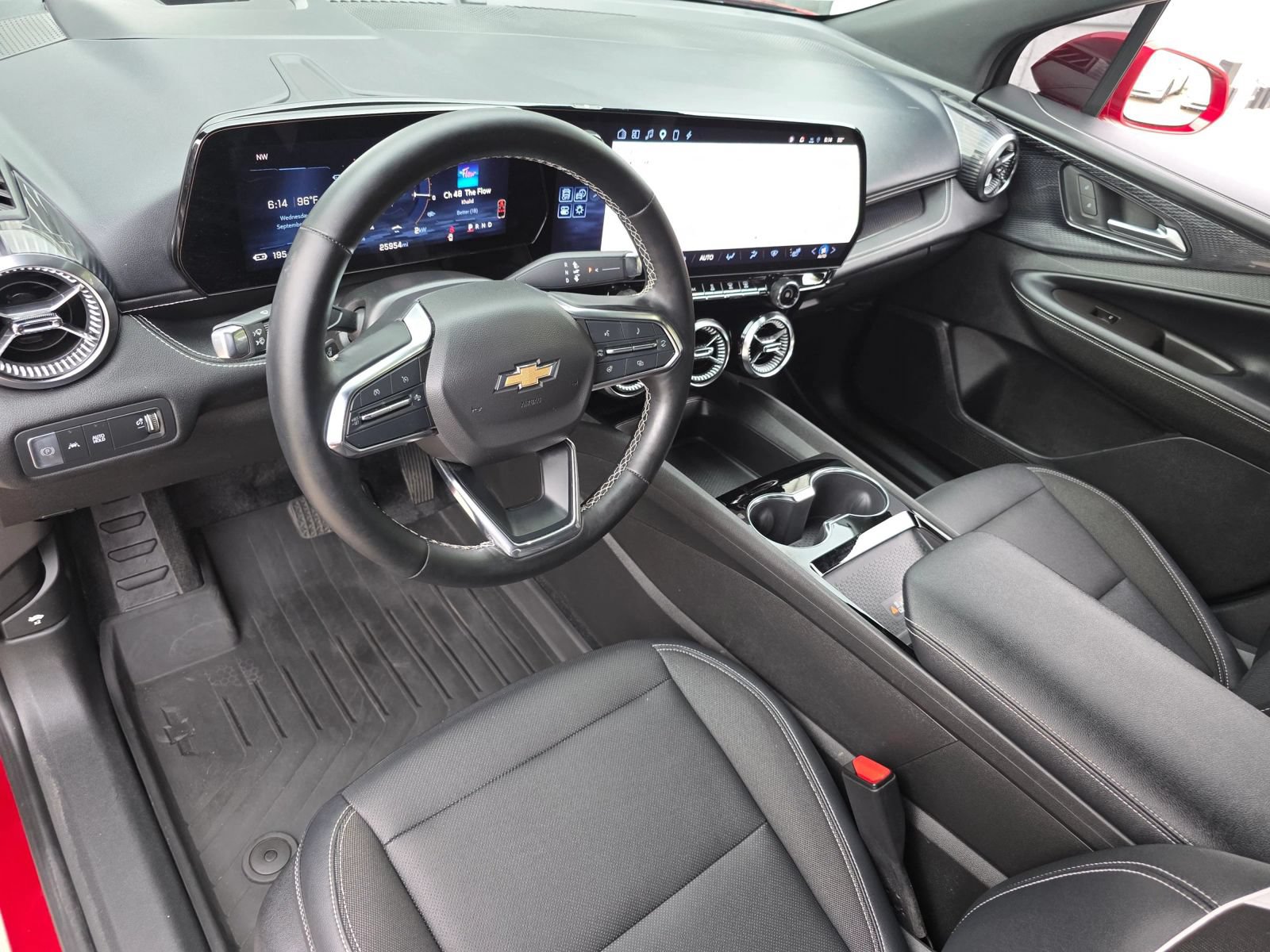 Used 2024 Chevrolet Blazer EV LT AWD/4WD image 17