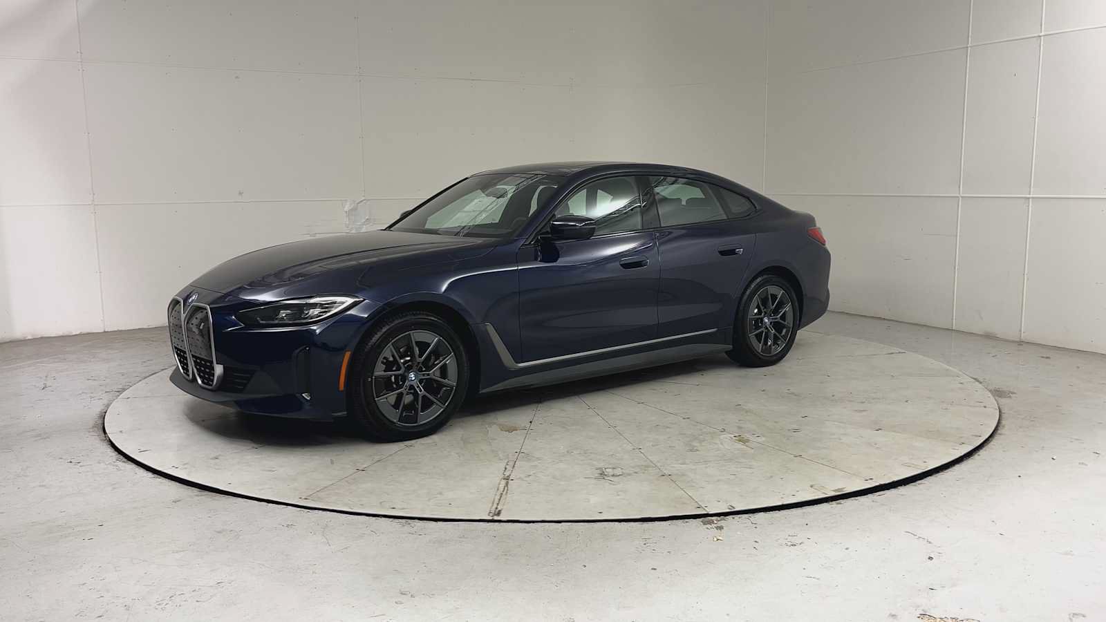 Certified 2023 BMW i4 eDrive35 w/ Premium Package RWD image 4