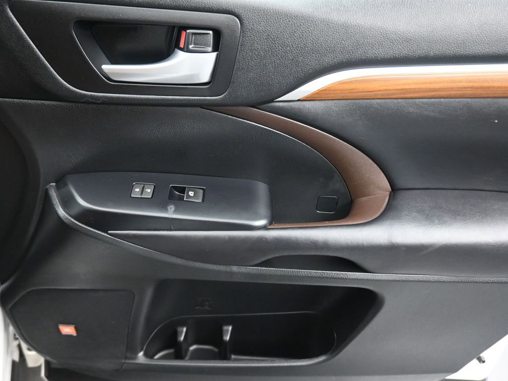 Used 2017 Toyota Highlander Limited w/ Protection Package #3 image 57