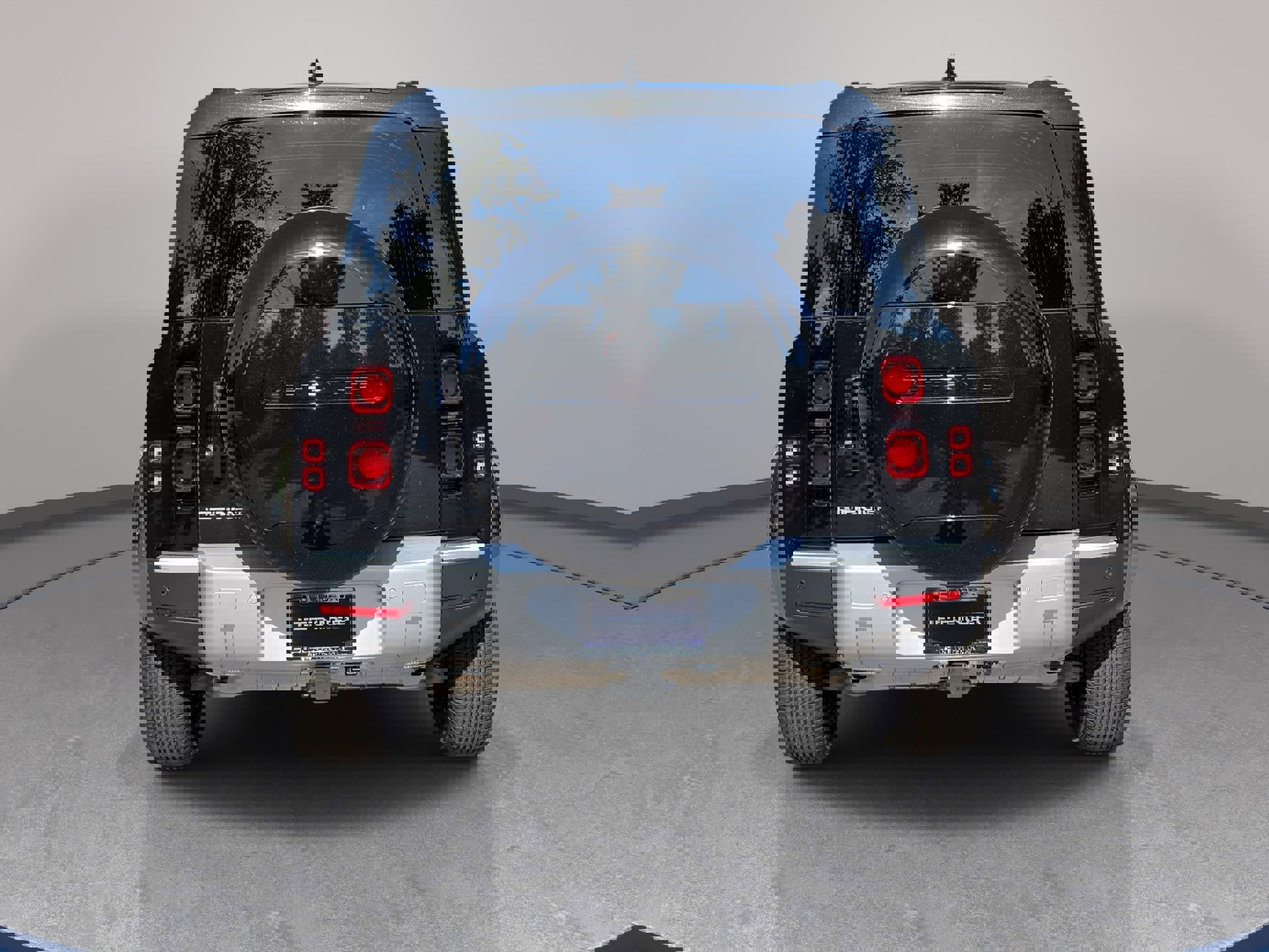 New 2025 Land Rover Defender 110 S image 6