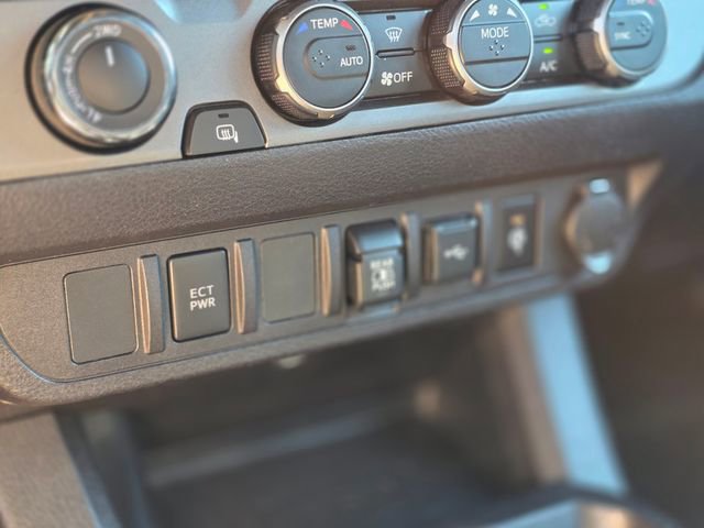 Used 2023 Toyota Tacoma TRD Off-Road image 32