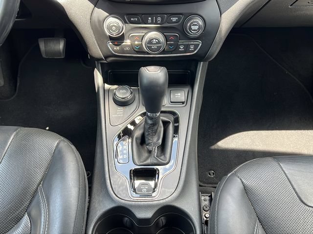 Used 2019 Jeep Cherokee Limited AWD/4WD image 15