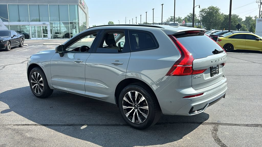 Certified 2025 Volvo XC60 B5 Plus AWD/4WD image 4