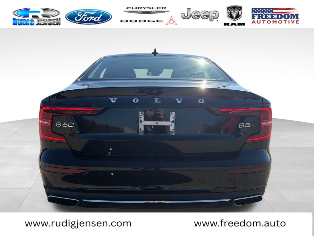 Used 2022 Volvo S60 B5 Inscription w/ Advanced Package image 4