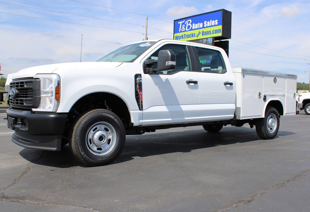 Used 2025 Ford F250 XL image 2