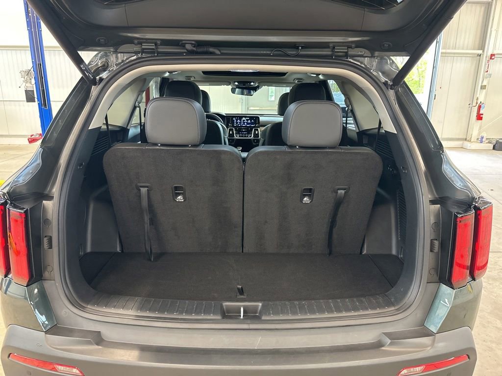 Certified 2023 Kia Sorento SX Prestige AWD/4WD image 32