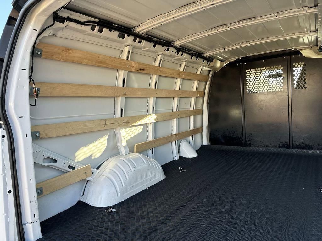 Used 2024 GMC Savana 2500 w/ Driver Convenience Package image 33