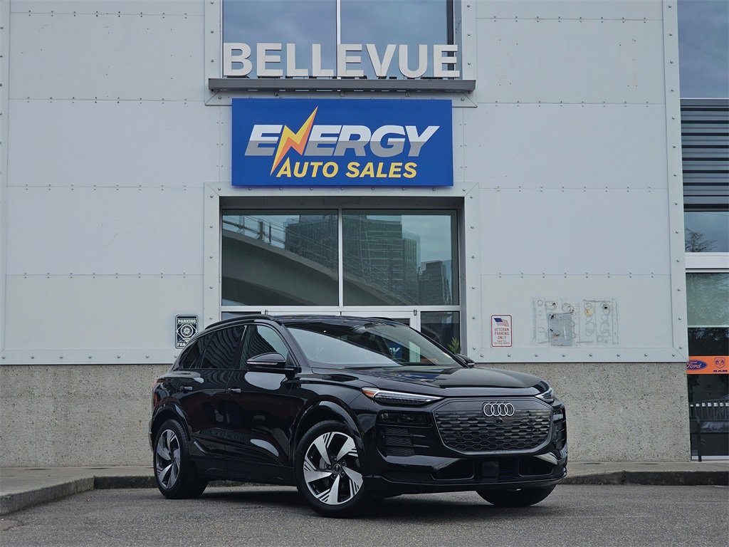 Used 2025 Audi Q6 e-tron Prestige w/ 20" Wheel Package image 1